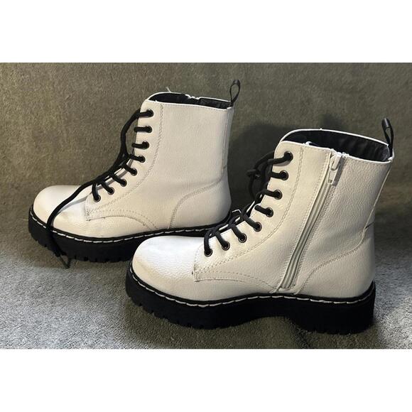 UNIONBAY Womens White Hayden motorcycle boots: size 6.5 medium width - Picture 2 of 7